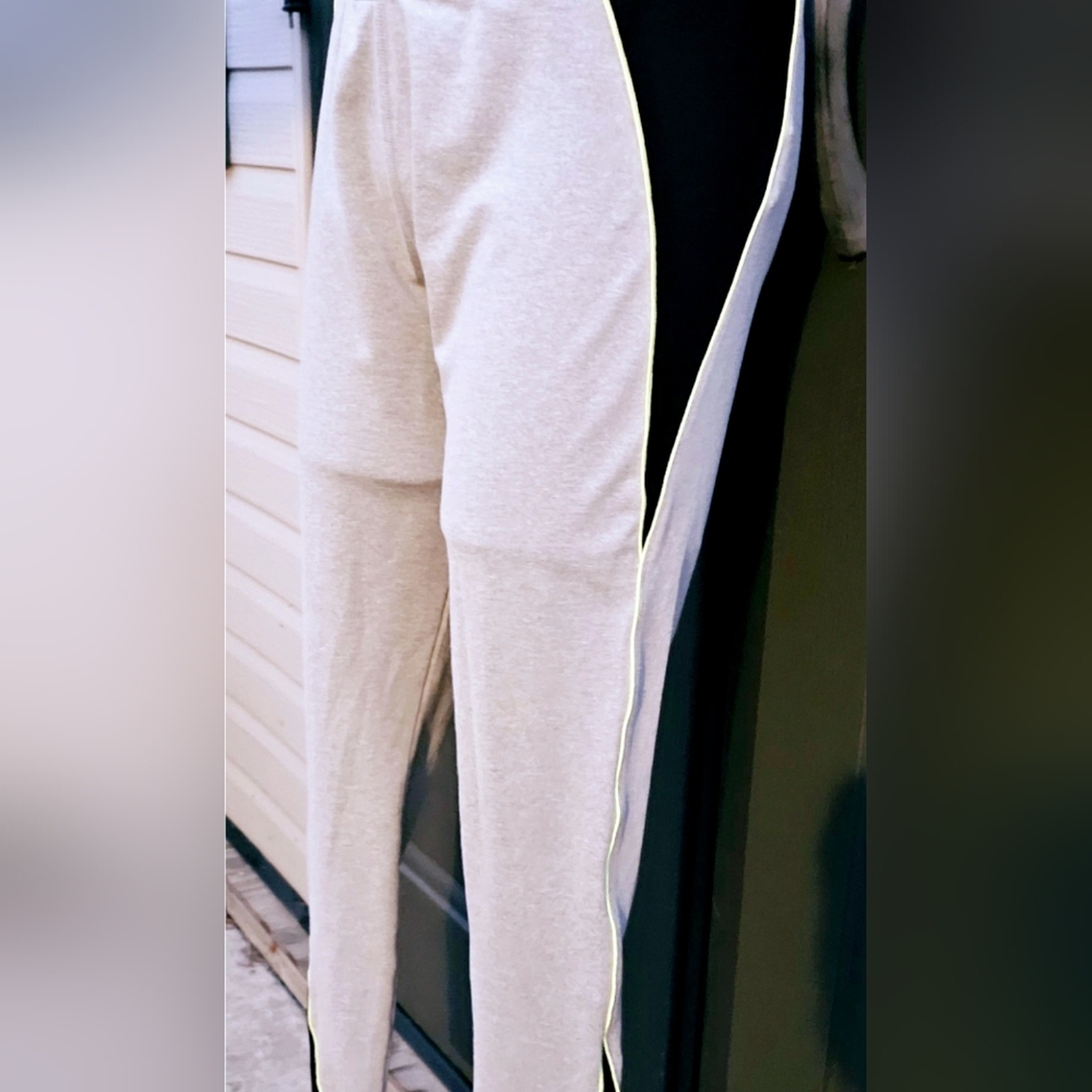 MEDIUM ADIDAS PANTS - Picture 2 of 9